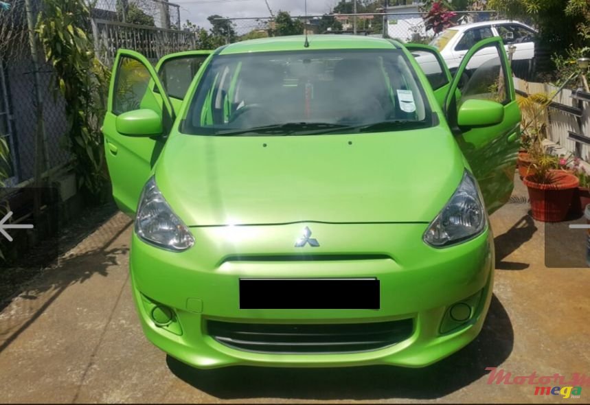 2013' Mitsubishi Mirage photo #1