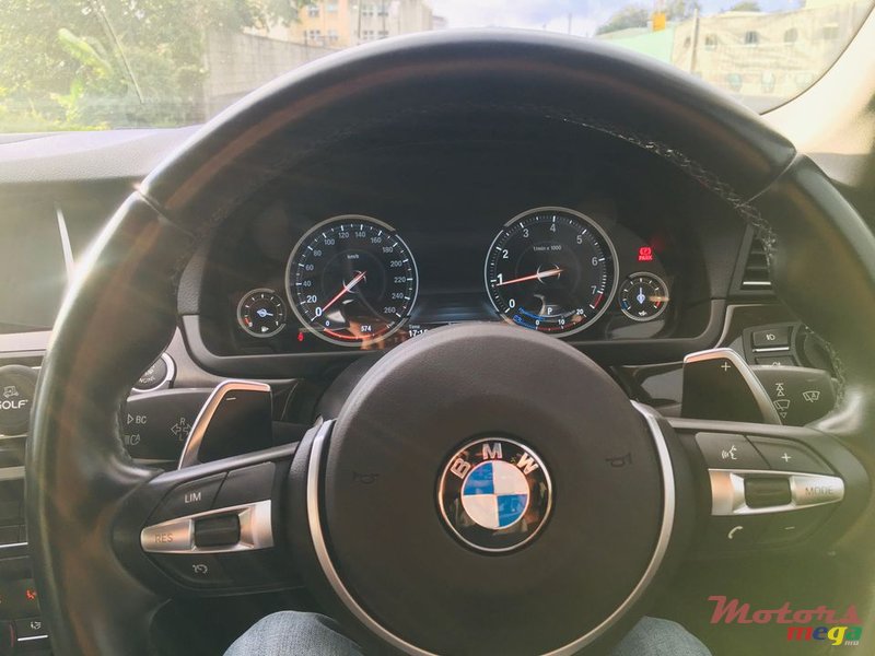 2016' BMW 5 Series photo #7