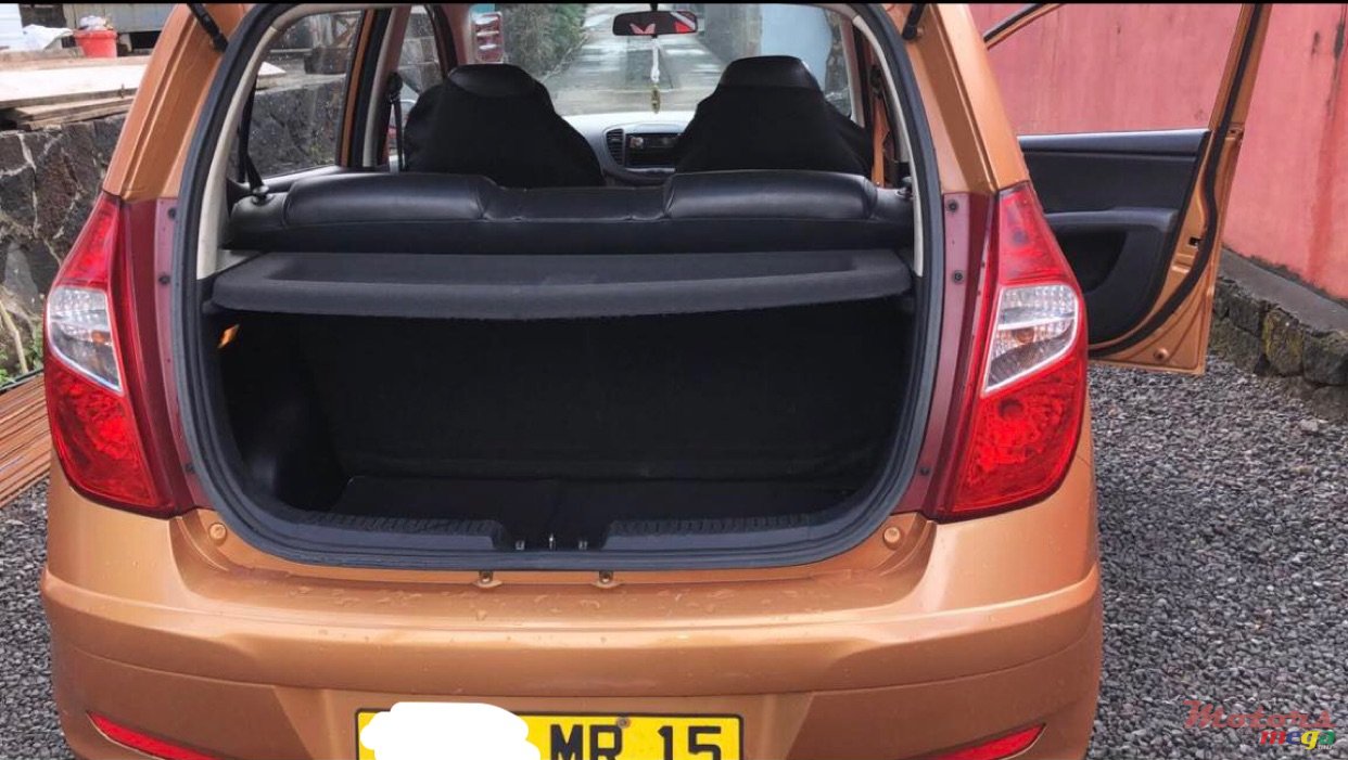 2015' Perodua i10 photo #7