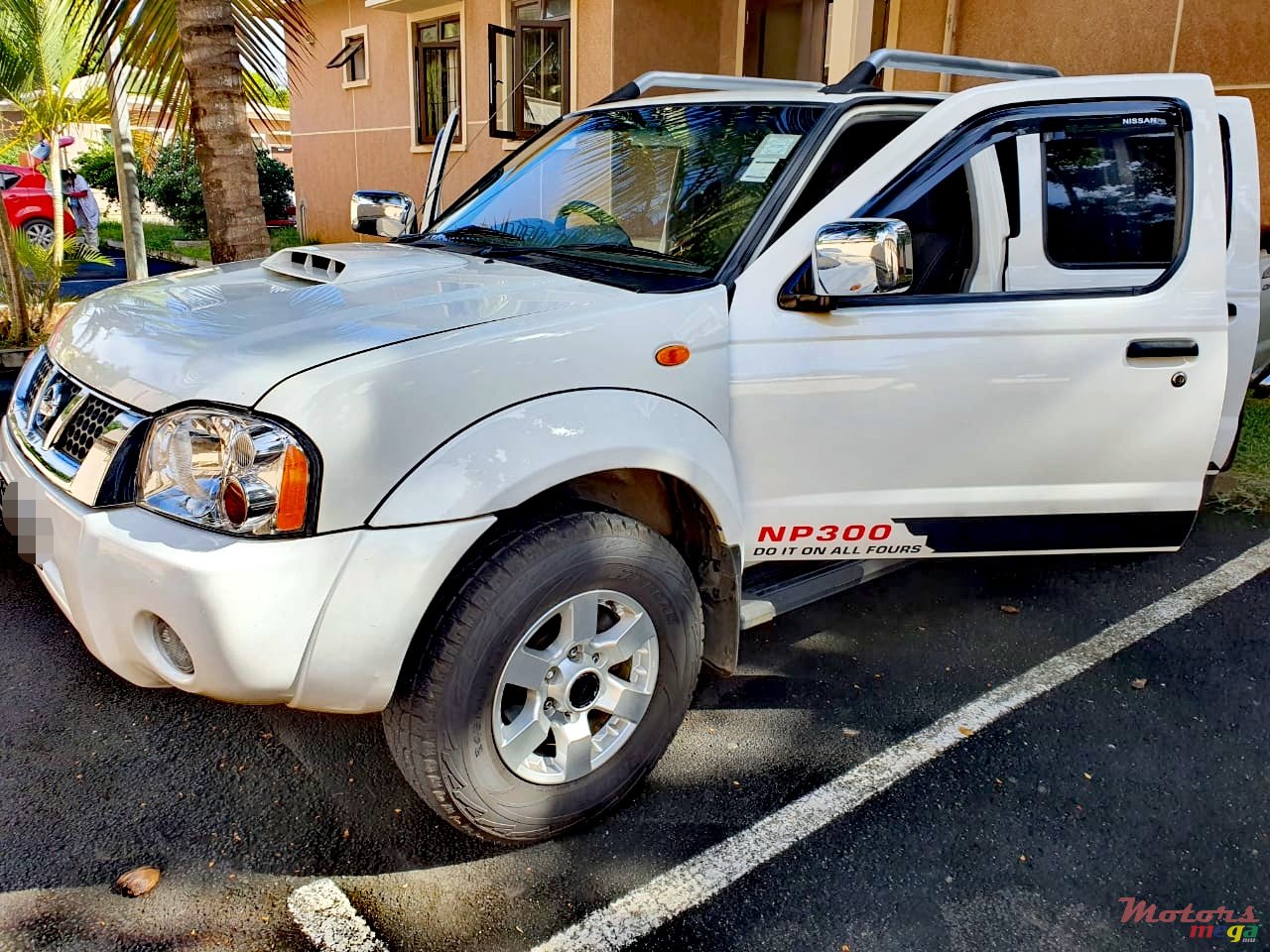 2018' Nissan NP300 photo #2
