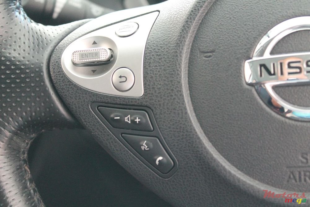 2010' Nissan Juke photo #2