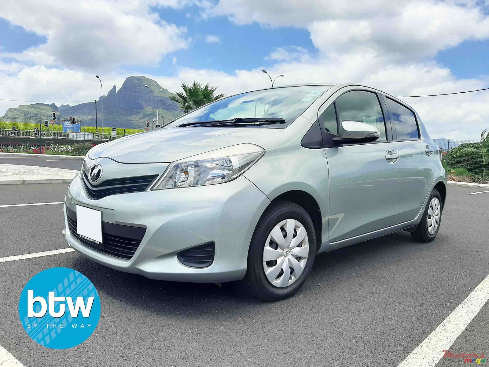 2012' Toyota photo #2