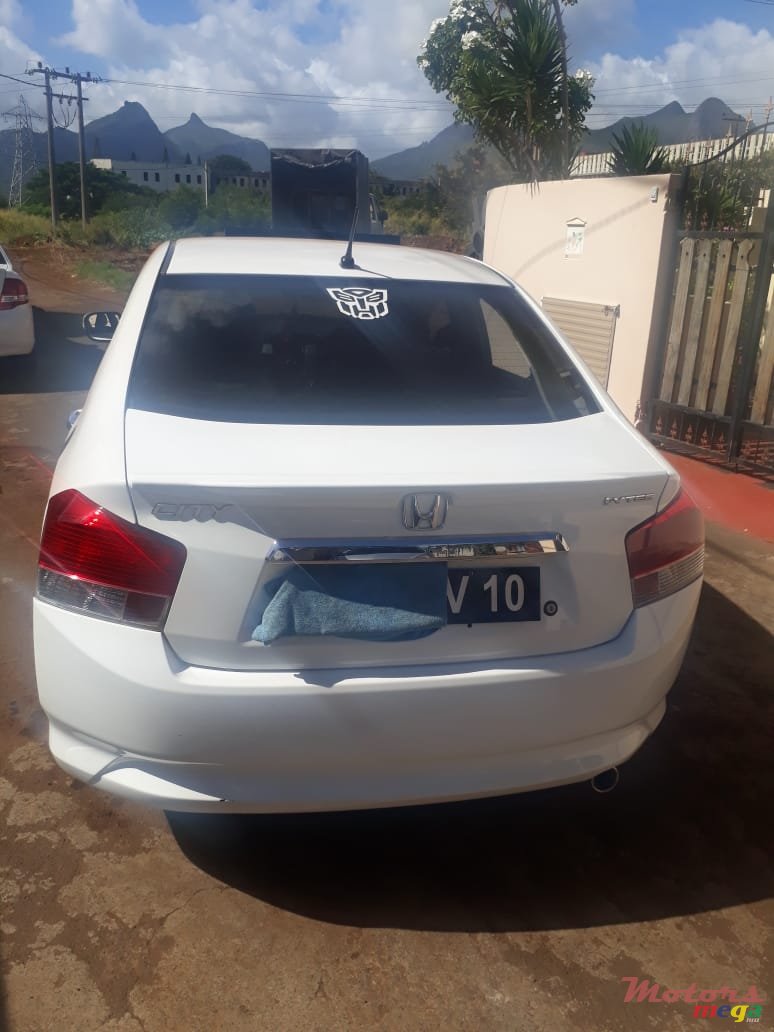 2010' Honda City photo #2