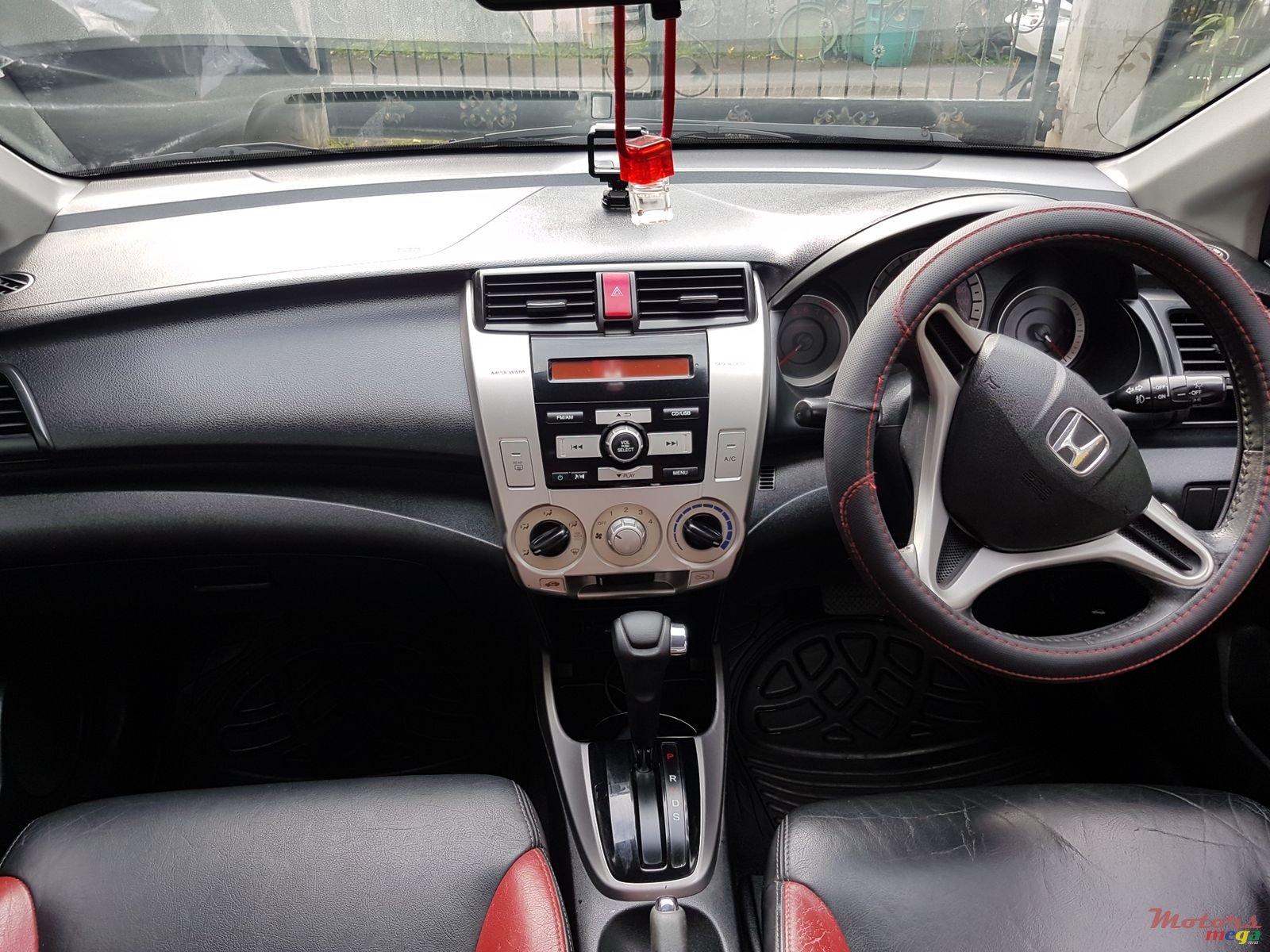 2010' Honda City photo #3