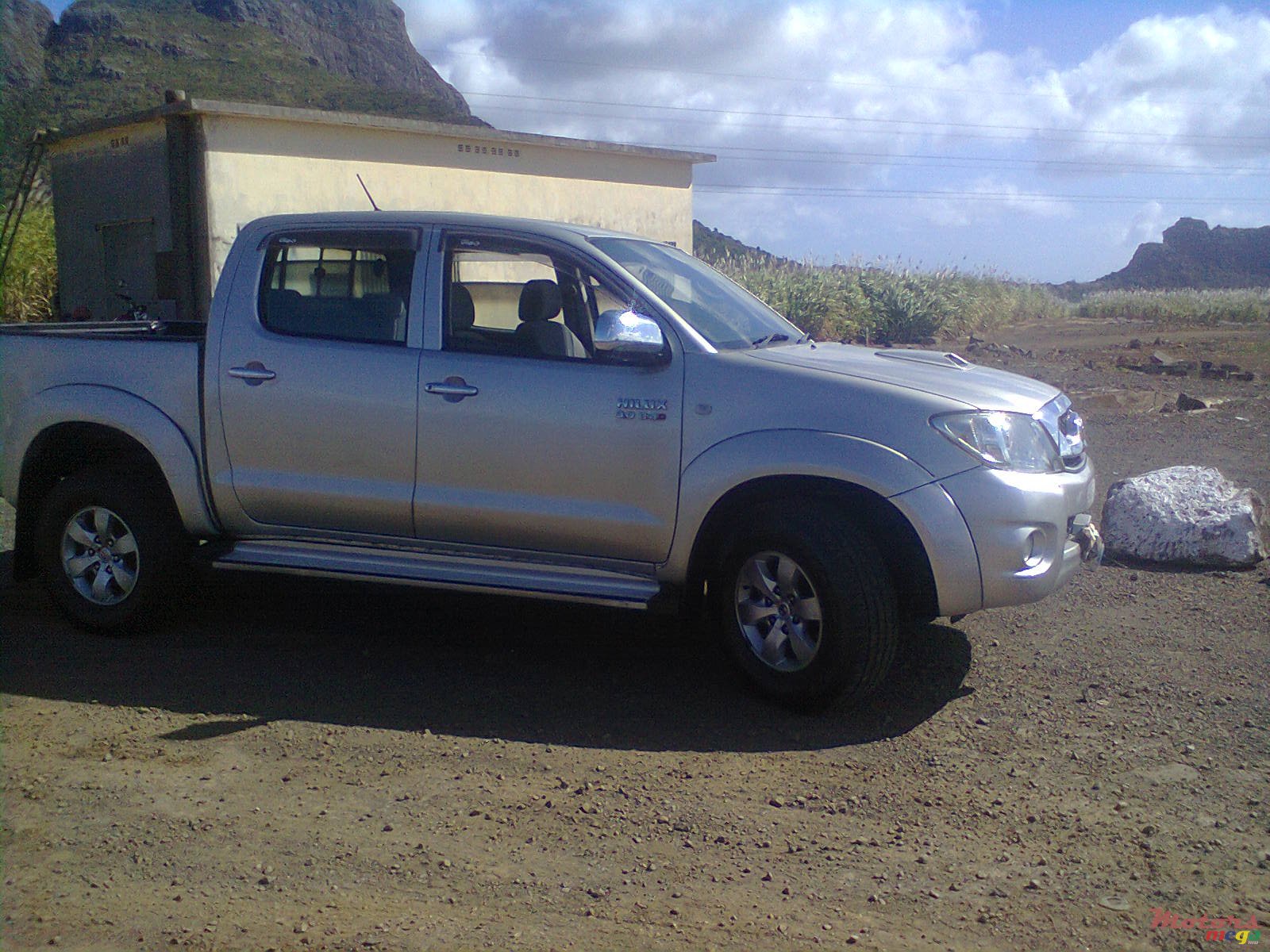 2009' Toyota Hilux photo #3