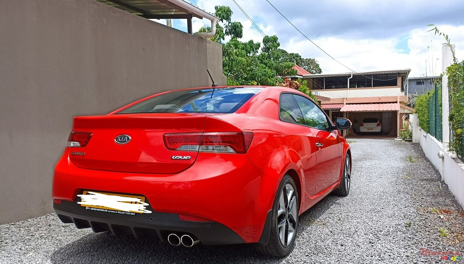 2010' Kia Koup photo #2