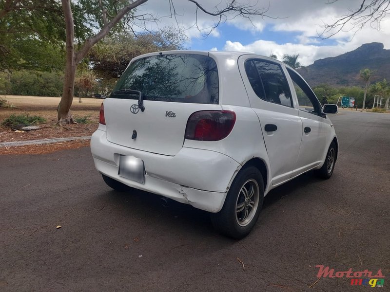 1999' Toyota Vitz SCP10 photo #3