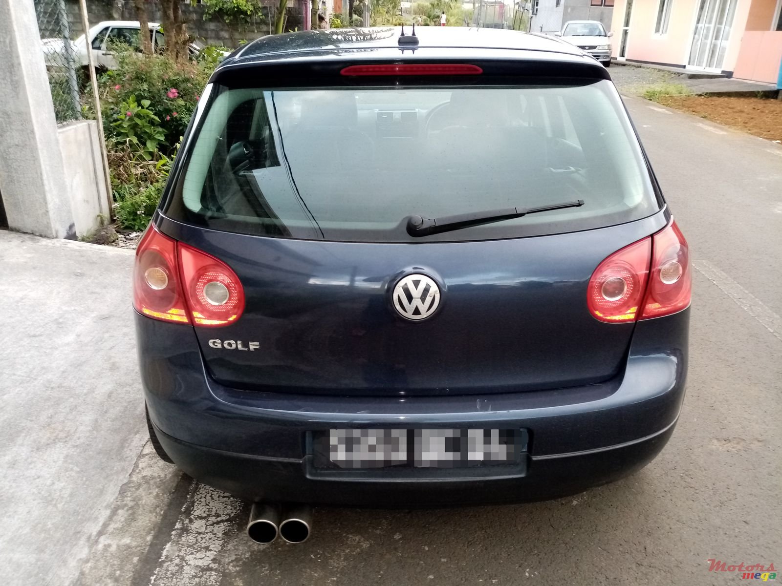 2004' Volkswagen Golf photo #1