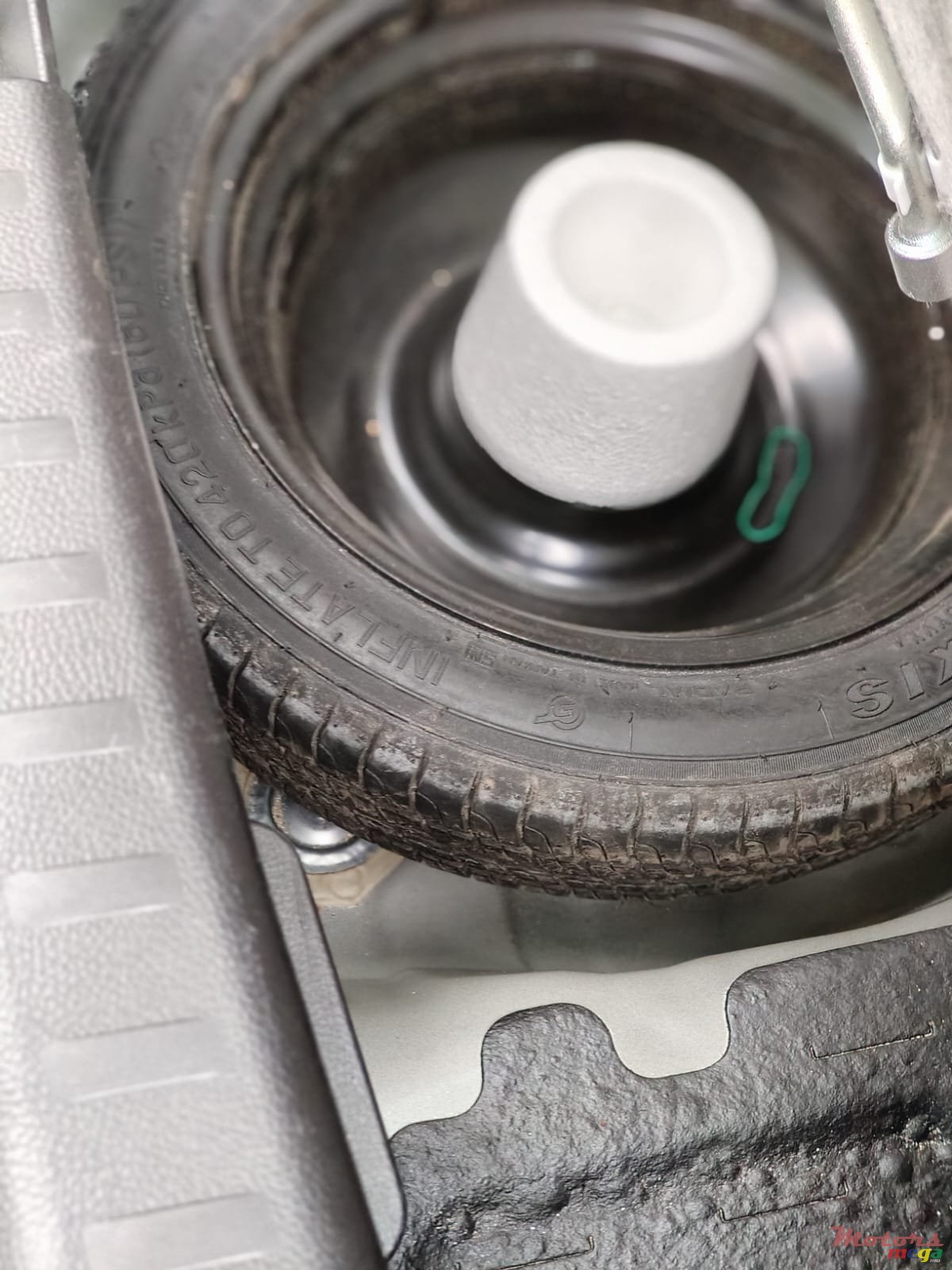 2015' Suzuki Swift photo #4