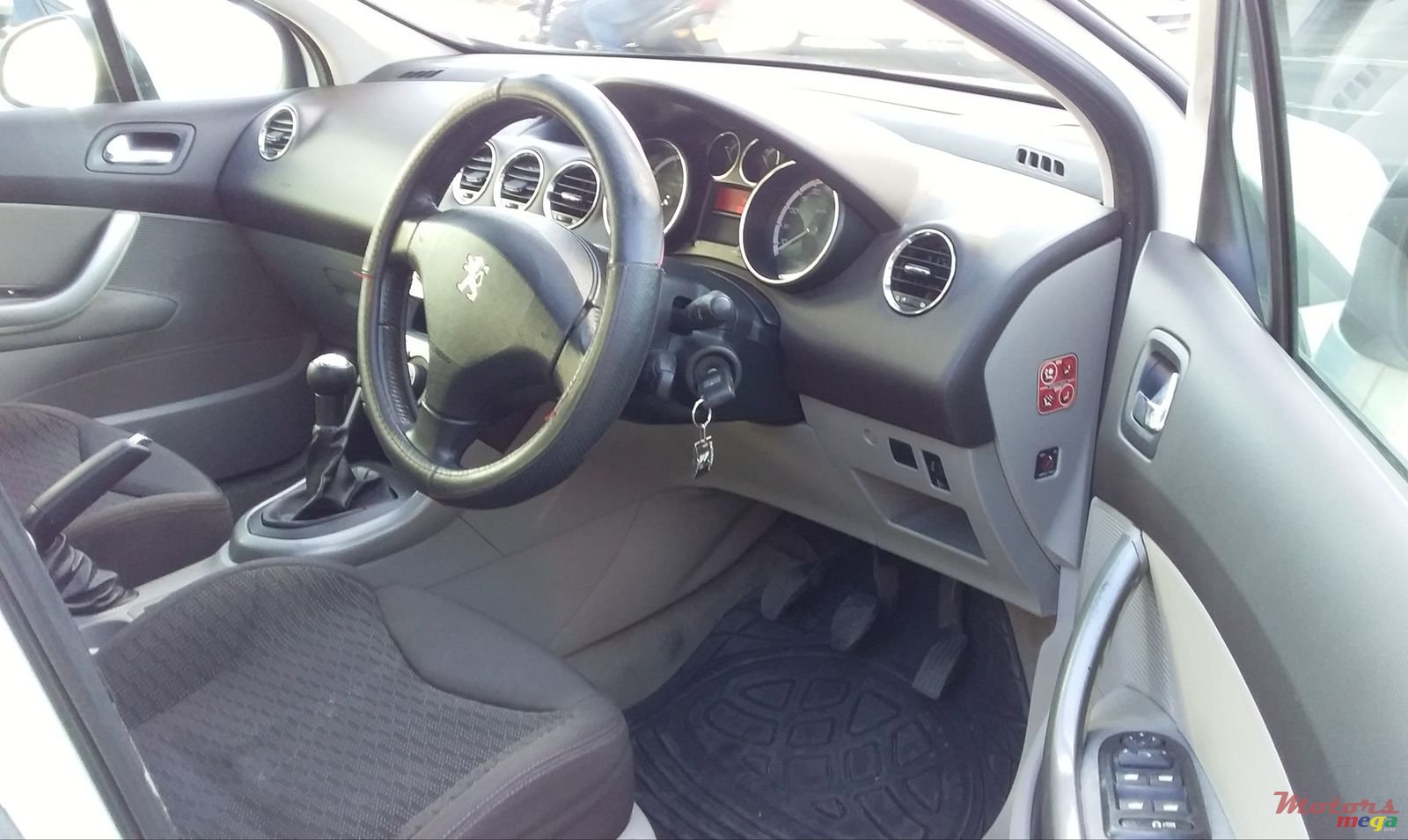 2009' Peugeot 308 photo #3