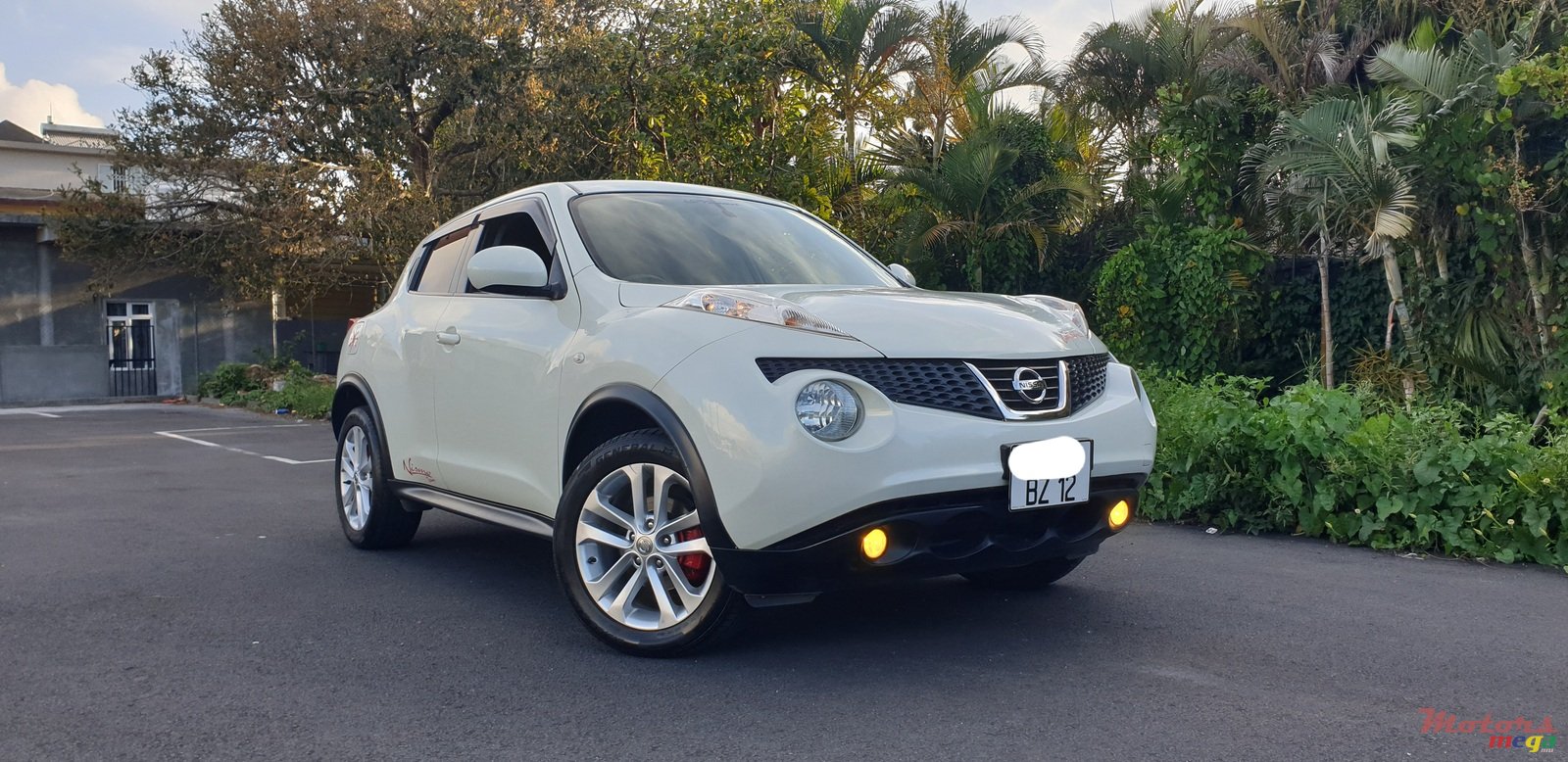2012' Nissan Juke photo #1
