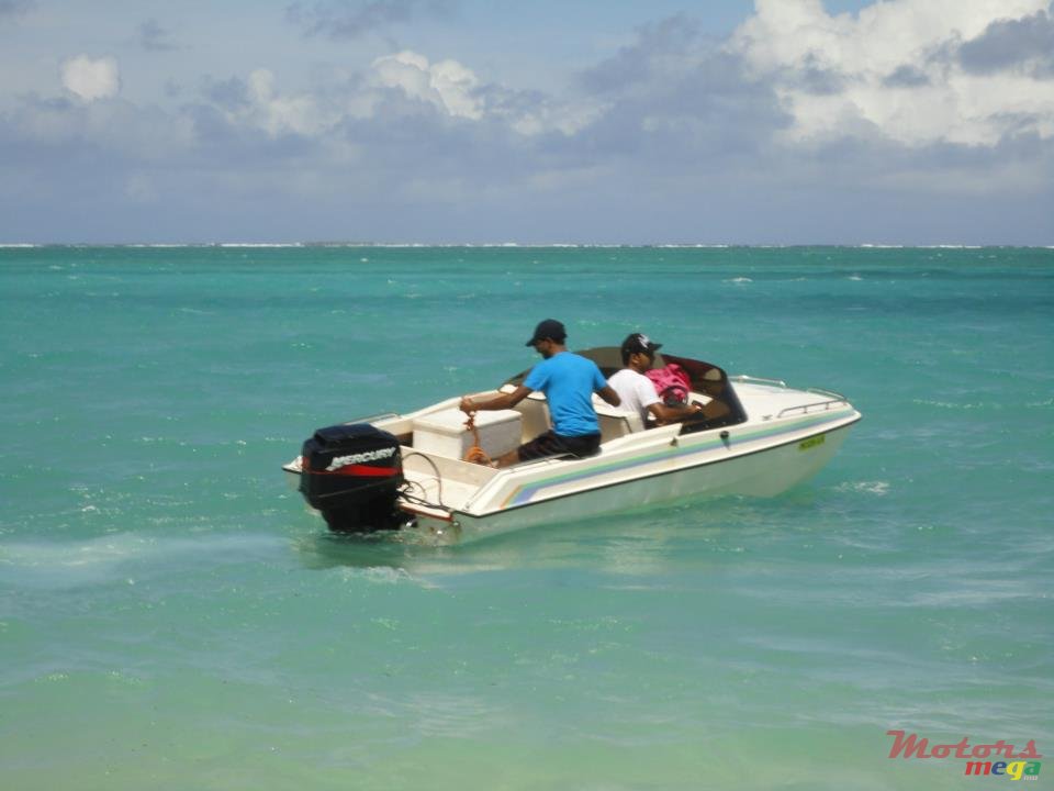 2005' Boston Whaler photo #1