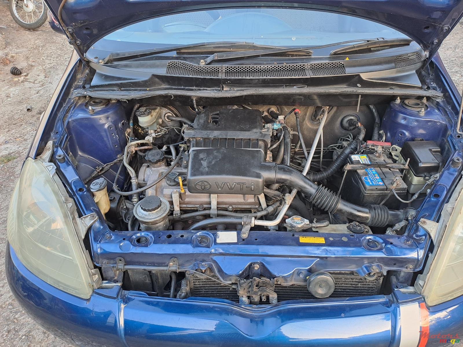 2000' Toyota Vitz photo #3