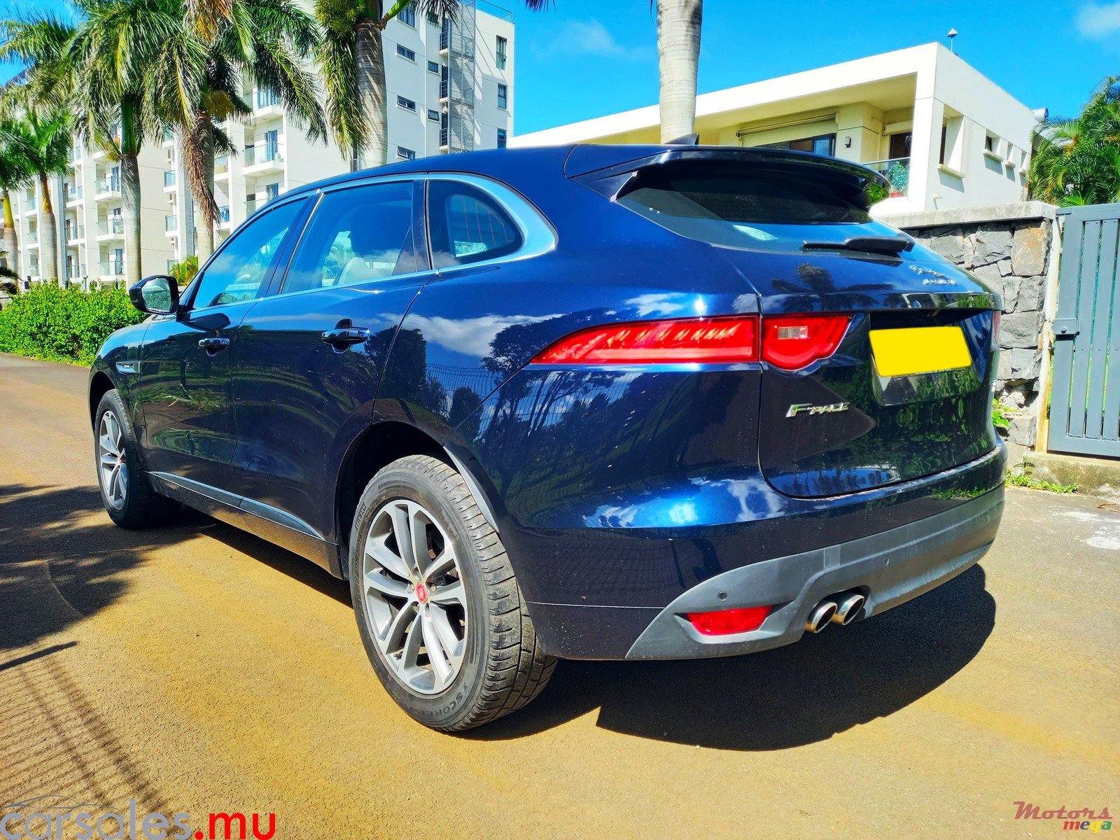 2020' Jaguar F-Pace 20d R-Sport AWD 2.0 photo #3