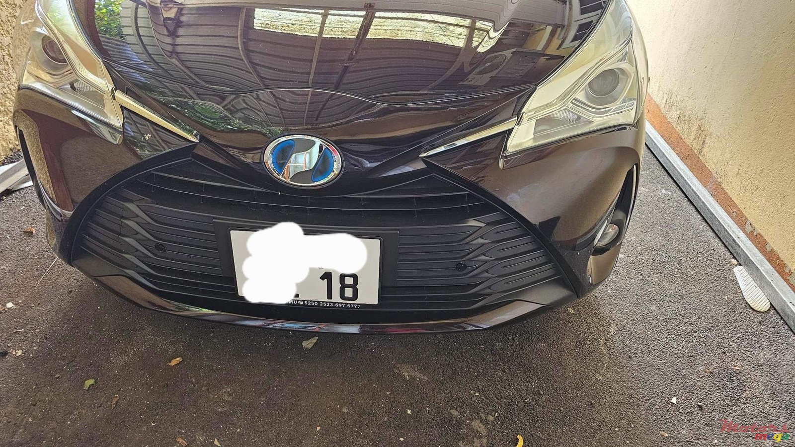 2018' Toyota Vitz Hybrid photo #5