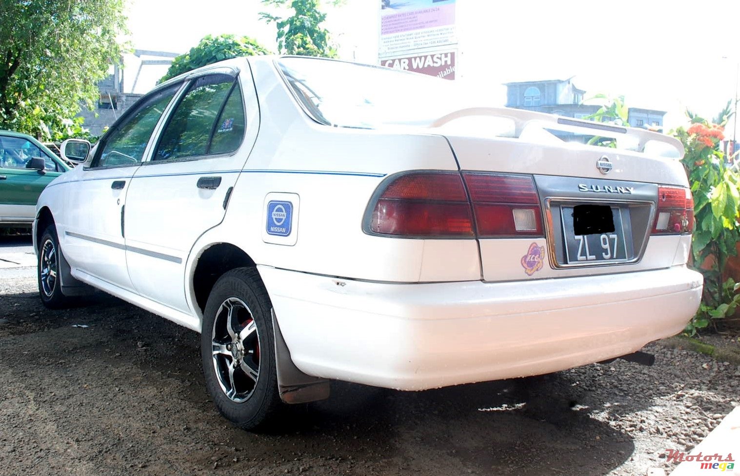 1997' Nissan Sunny photo #1
