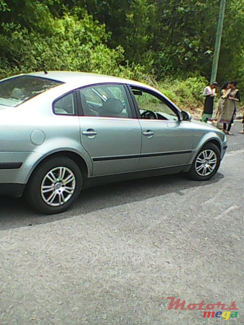 2006' Volkswagen Passat photo #4