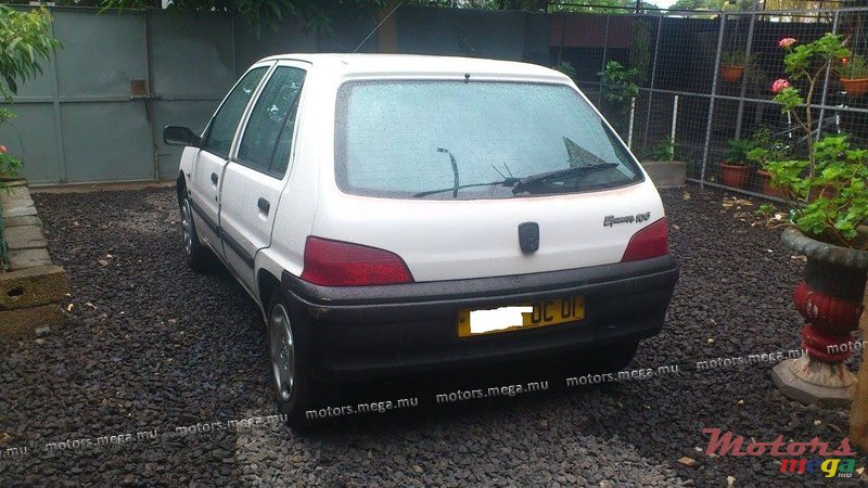 2001' Peugeot 106 Original photo #6