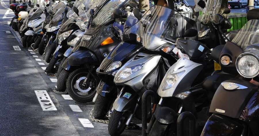 Paris Limits Delivery Scooterists Amid Noise And Speed Complaints