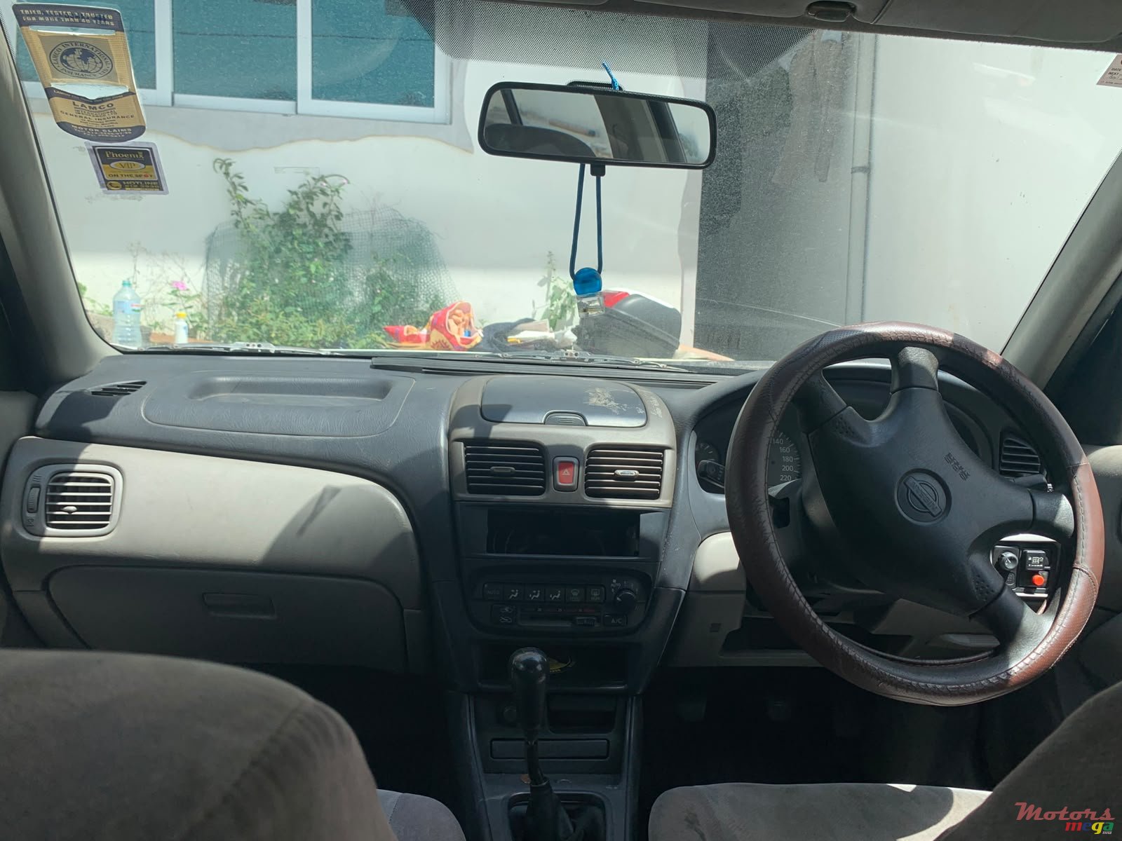 2000' Nissan Sunny photo #2