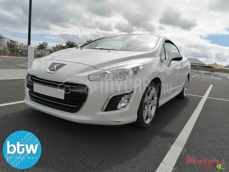 2014' Peugeot 308 photo #1