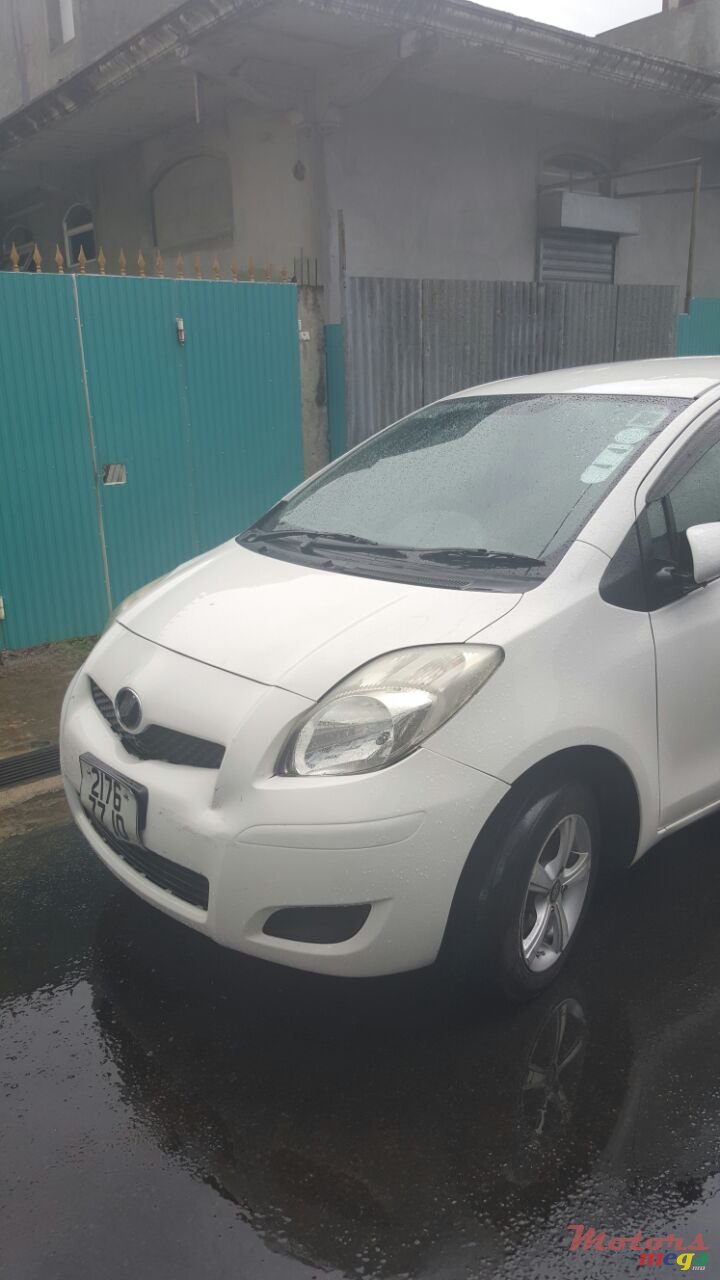 2010' Toyota Vitz photo #4