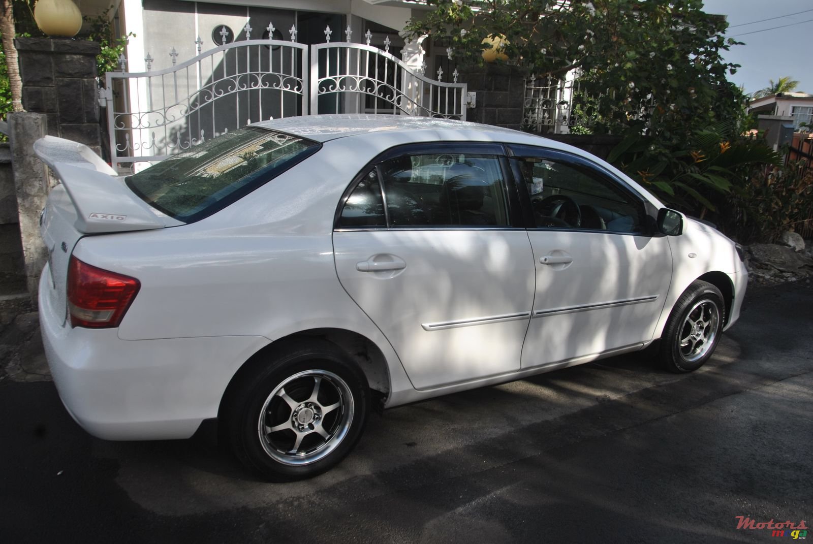 2009' Toyota Axio photo #1