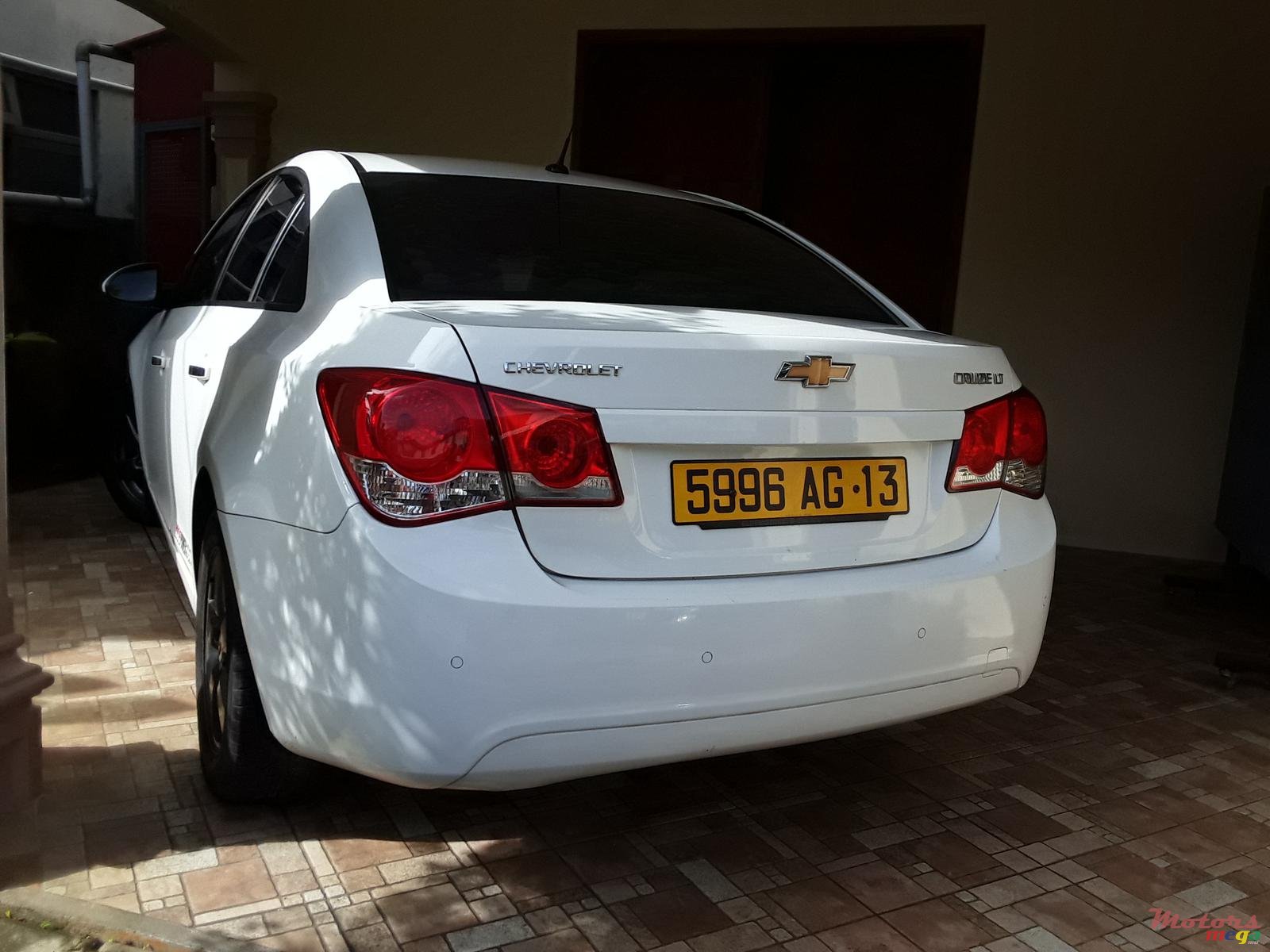 2013' Chevrolet Cruze photo #2