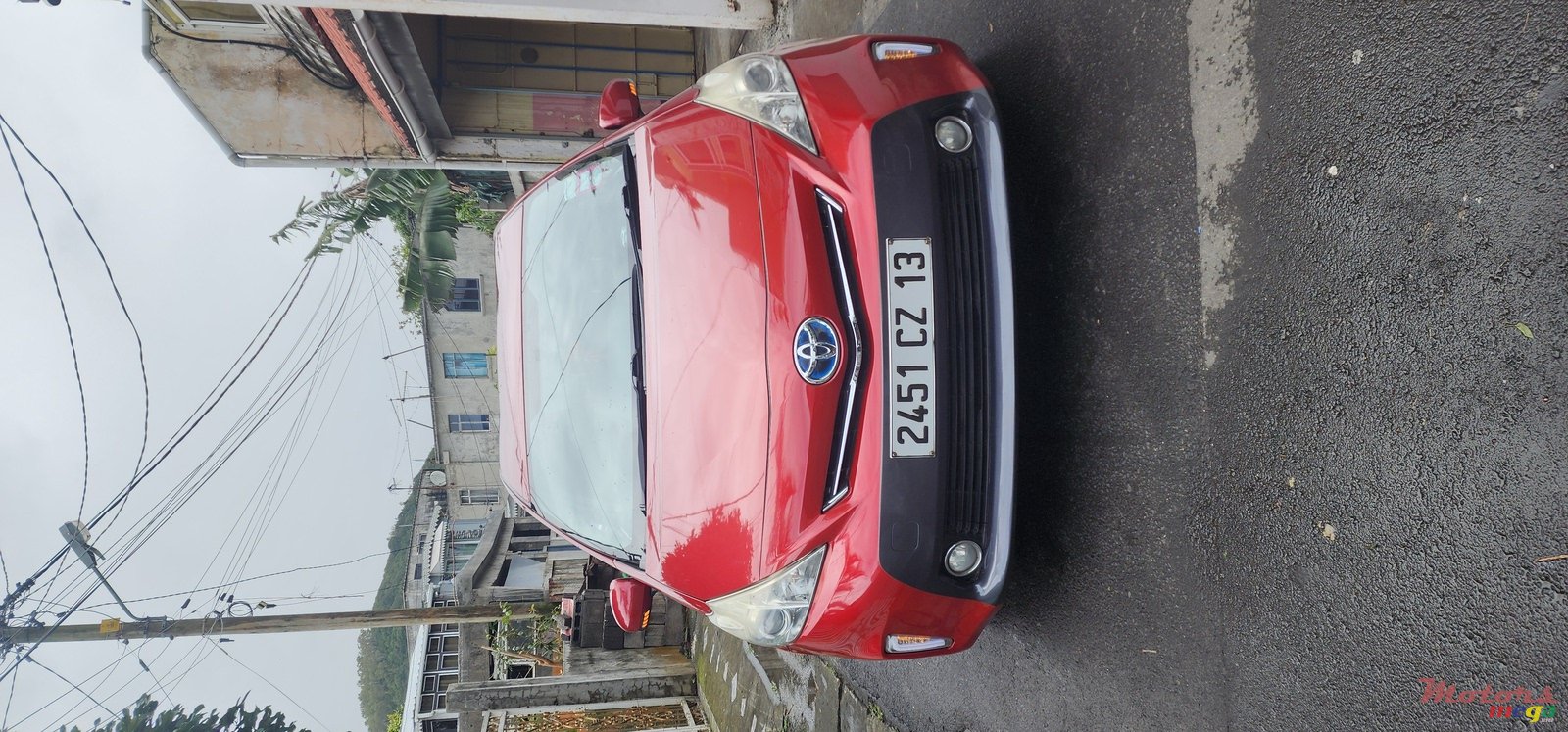 2013' Toyota Prius v photo #4