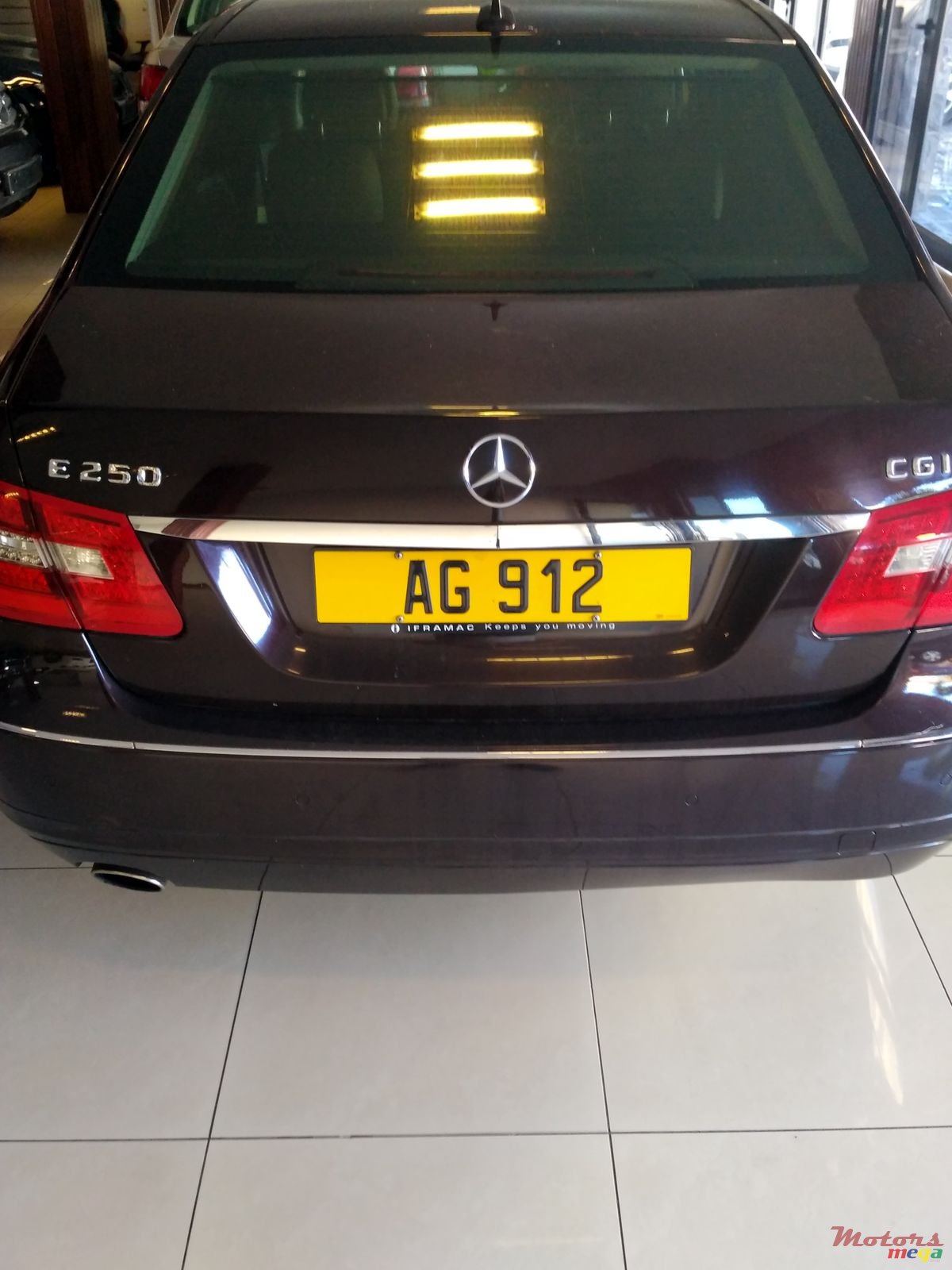 2010' Mercedes-Benz E-Class photo #3