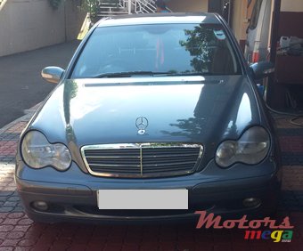 2004' Mercedes-Benz c220 photo #5