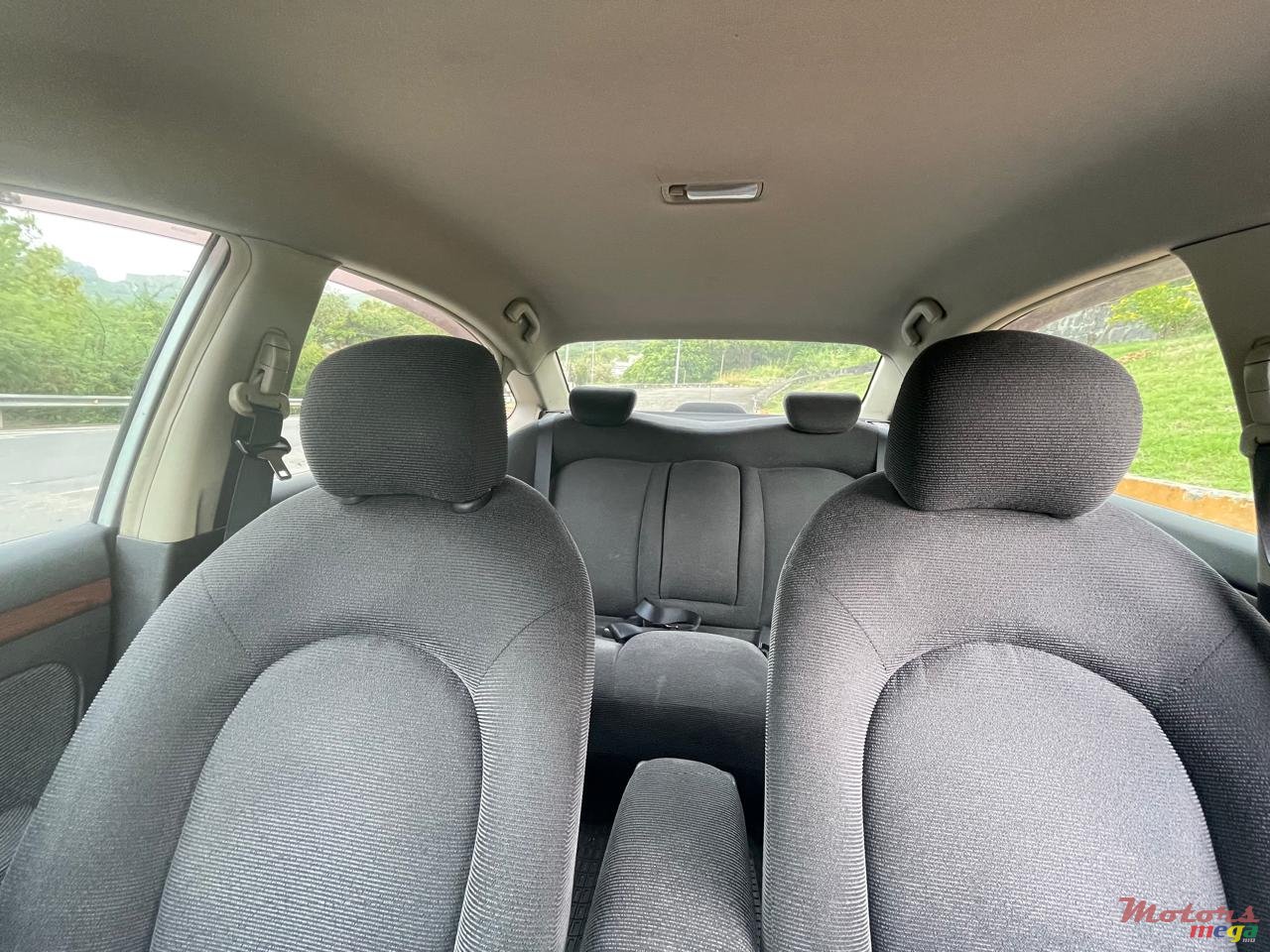 2011' Nissan Bluebird photo #2