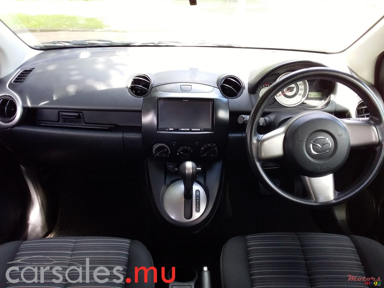 2010' Mazda Demio photo #7