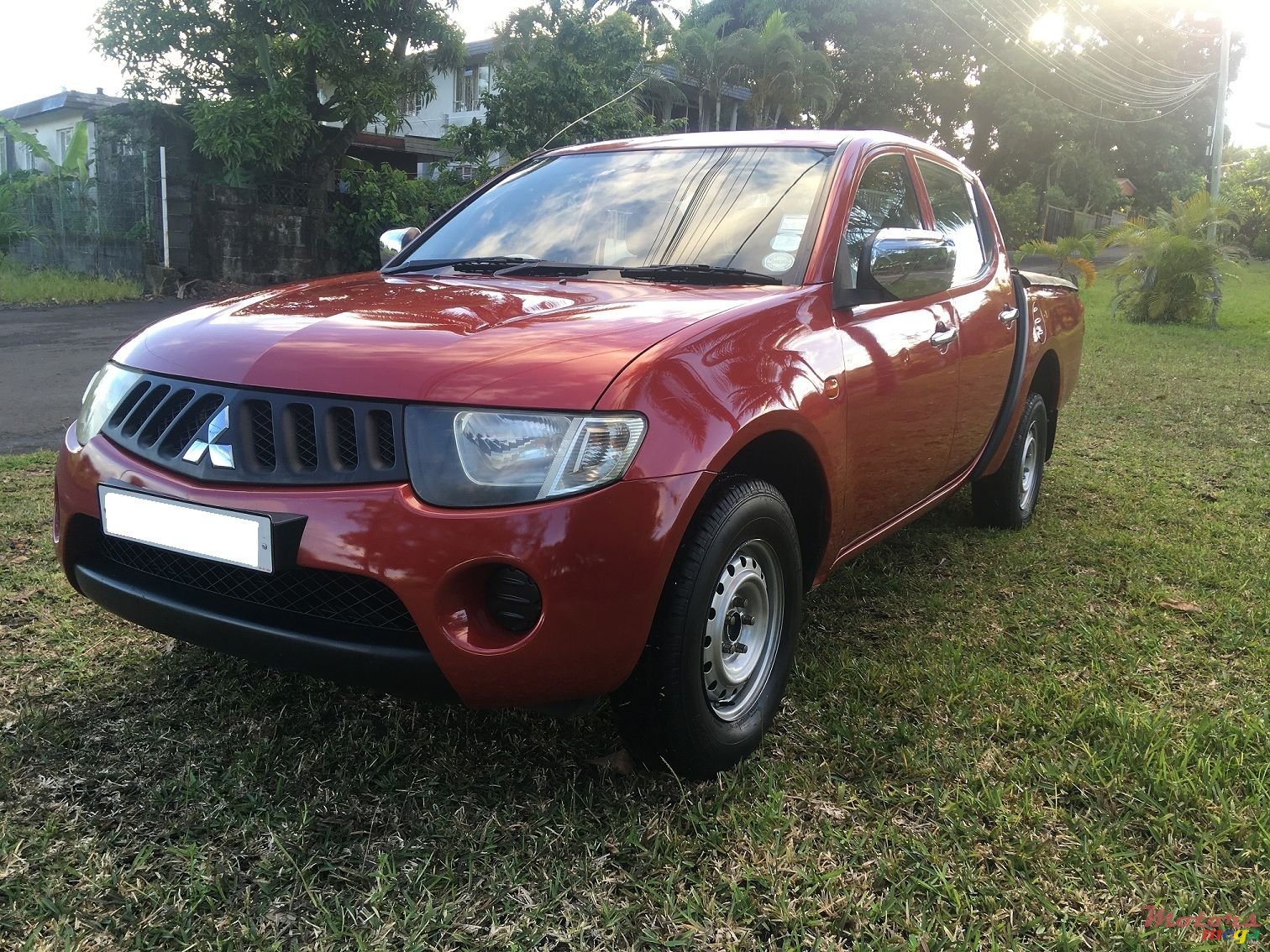 2009' Mitsubishi L200 Sportero photo #2