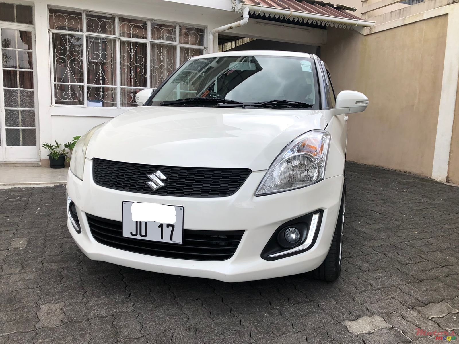 2017' Suzuki Swift photo #2