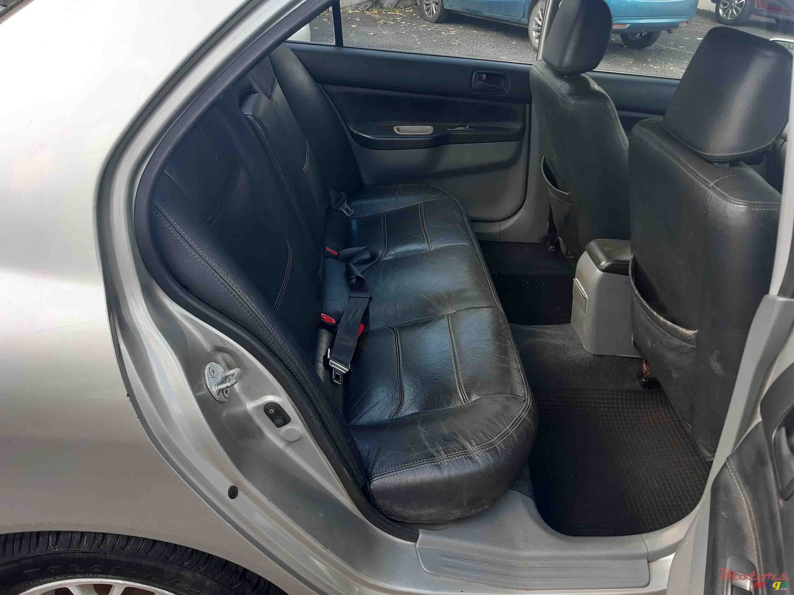 2006' Mitsubishi Lancer photo #3