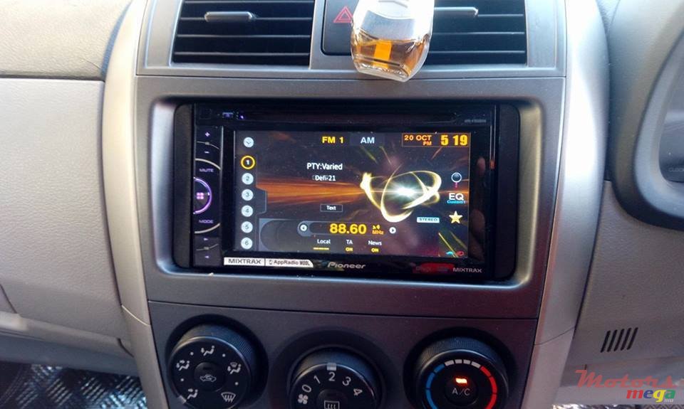 2007' Toyota Axio photo #3