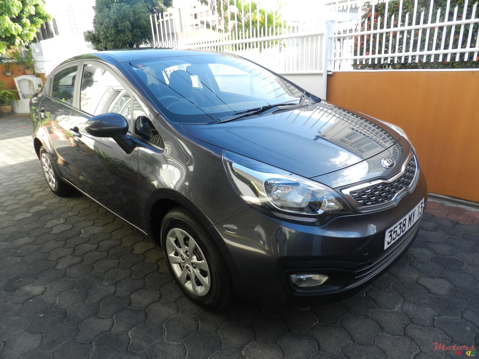 2013' Kia Rio photo #1