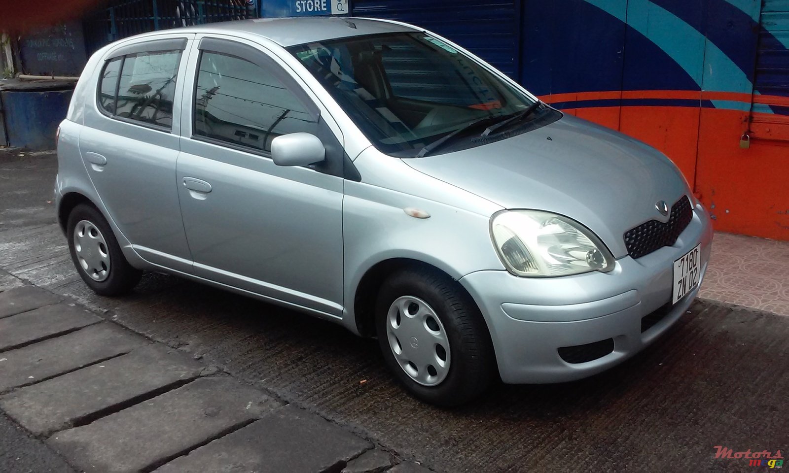 2002' Toyota VITZ Automatic photo #1