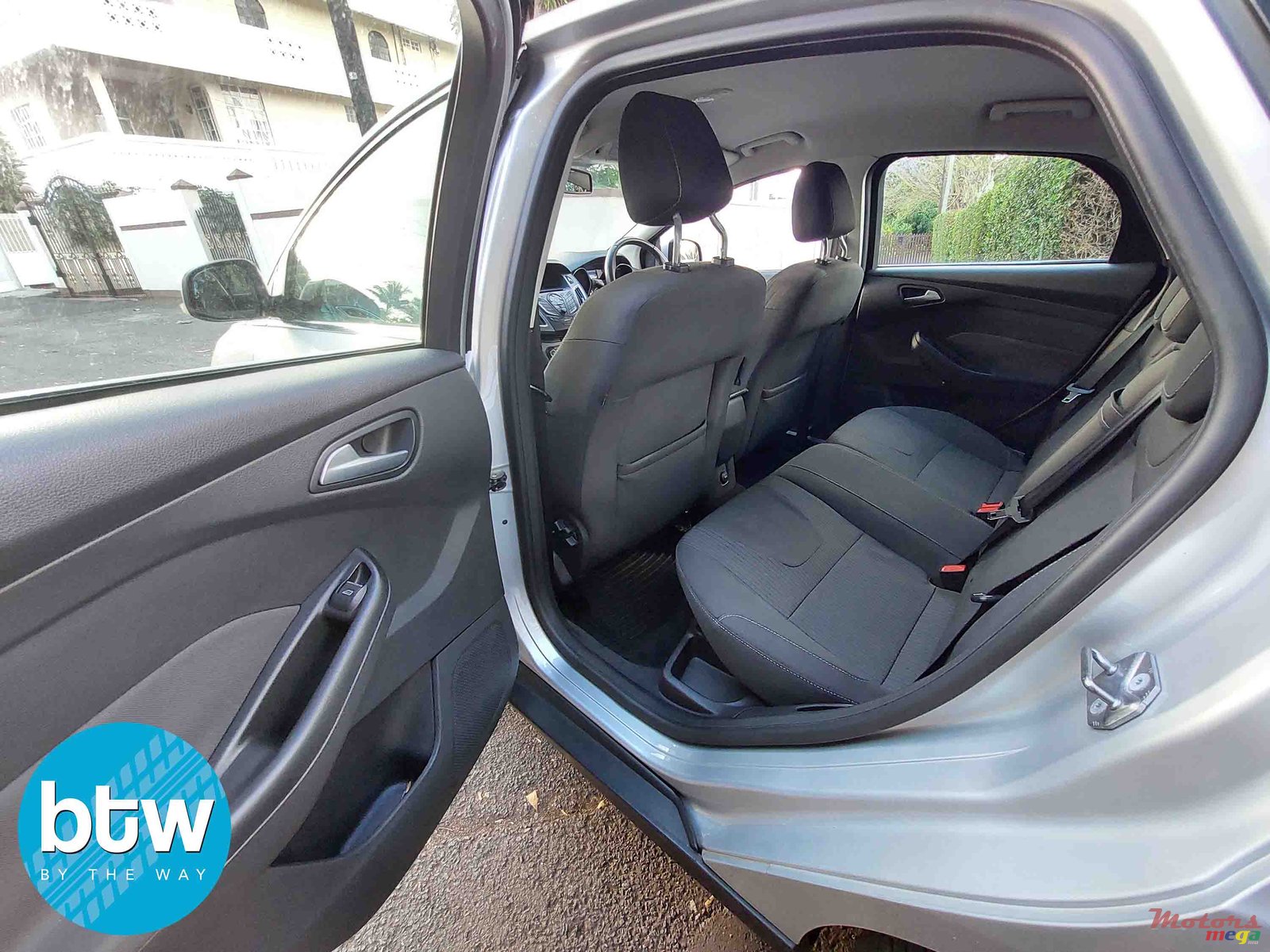 2014' Ford Focus photo #5