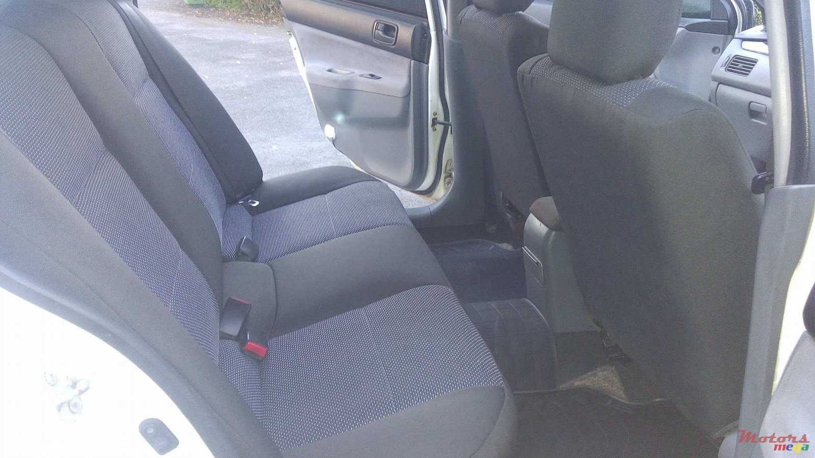 2006' Mitsubishi Lancer photo #7