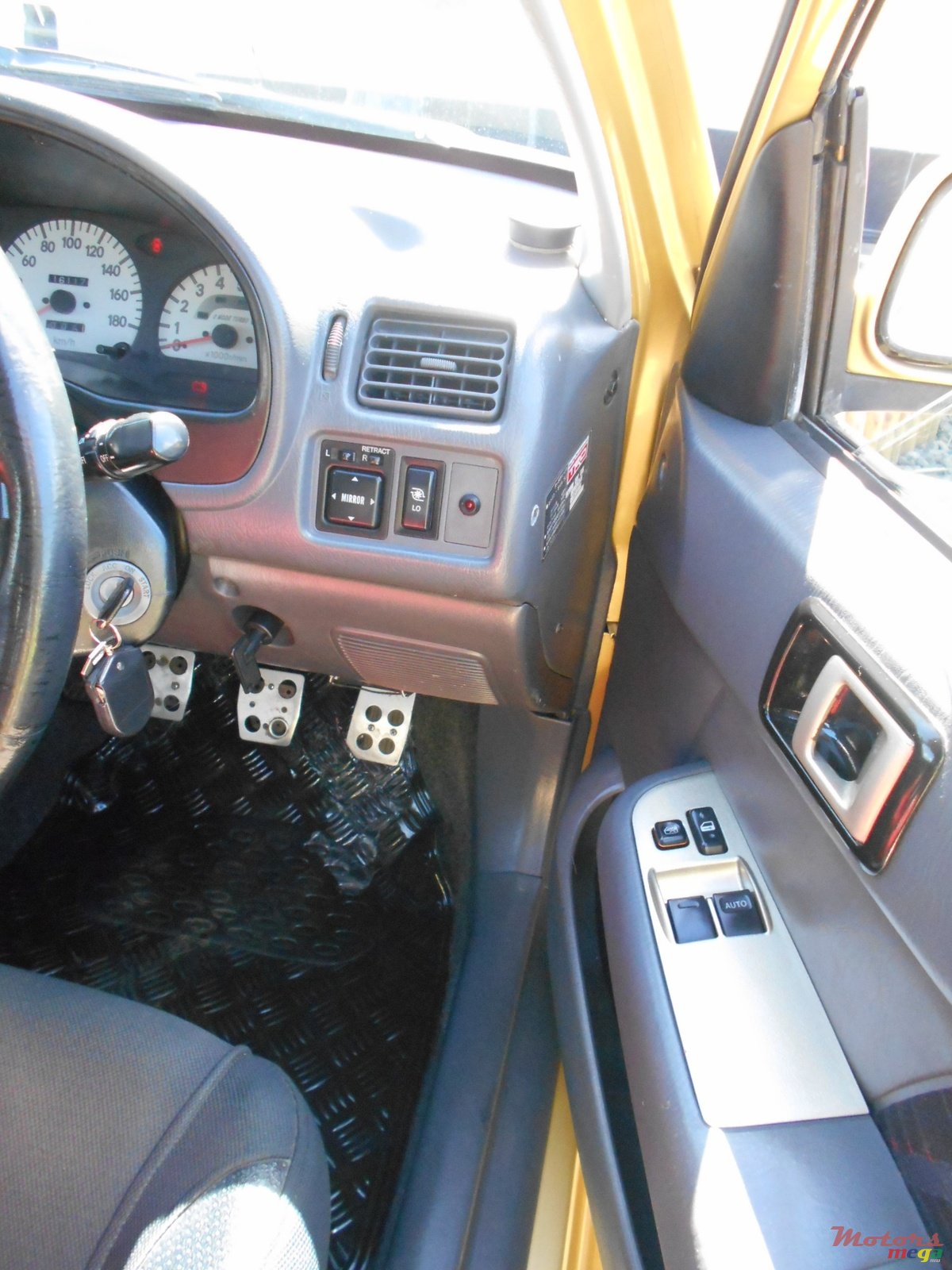 1999' Toyota Starlet photo #6