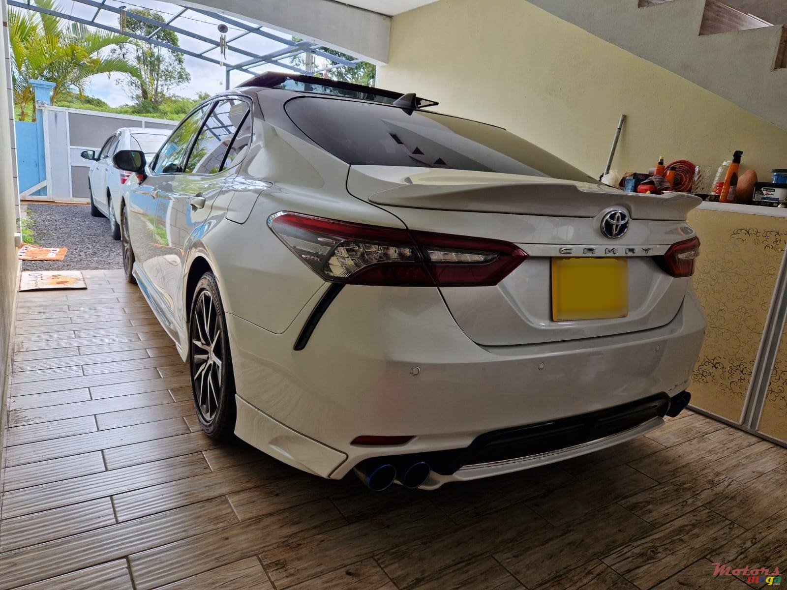 2023' Toyota Camry Hybrid photo #2