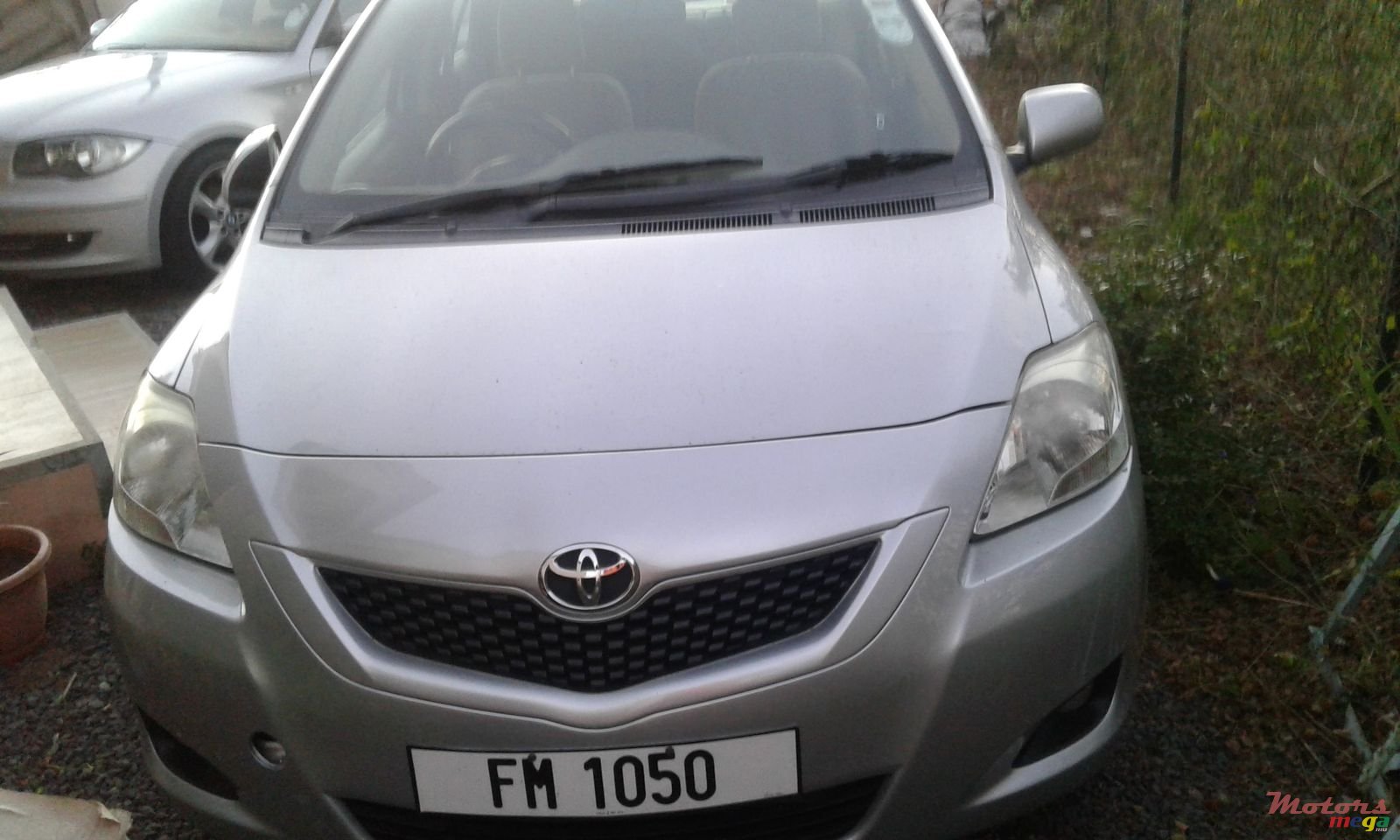 2011' Toyota Yaris photo #2