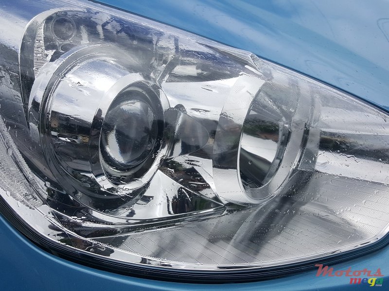 2013' Toyota Prius c photo #7