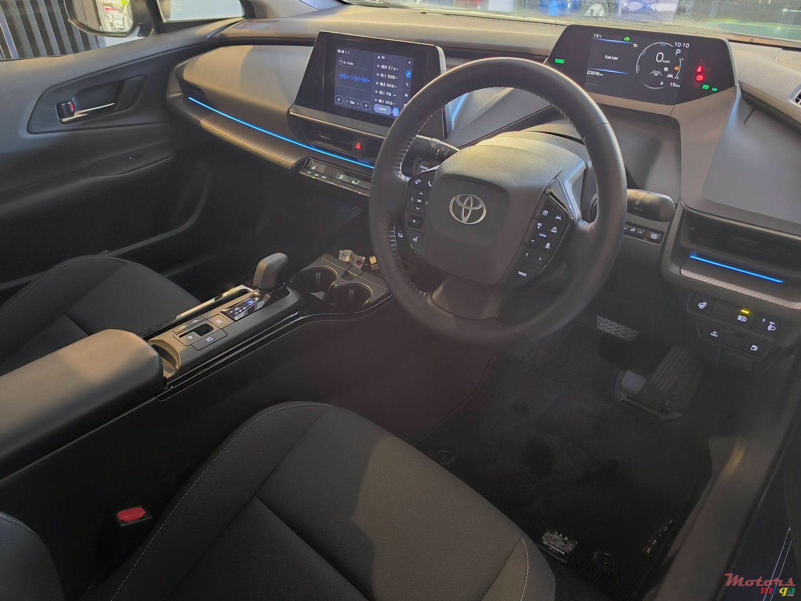 2023' Toyota Prius photo #5