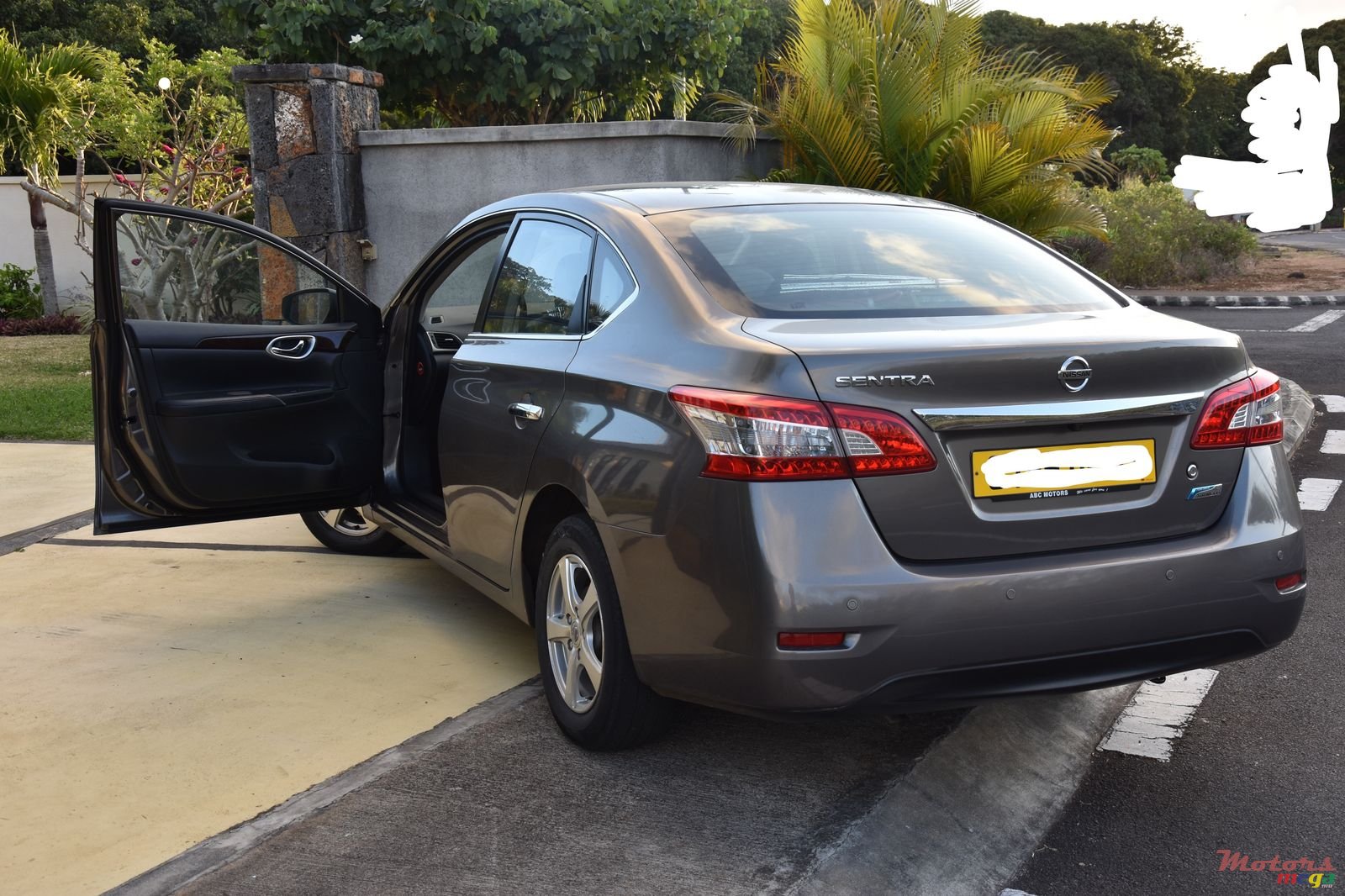 2013' Nissan Sentra ELEGANCE photo #1
