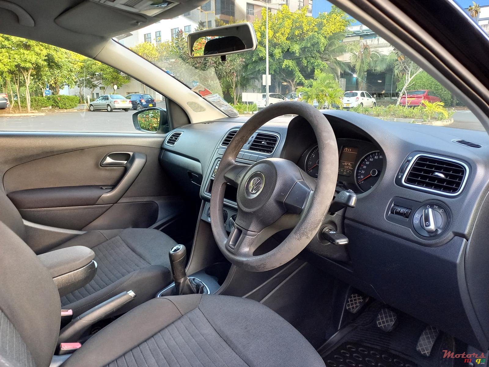 2011' Volkswagen Polo 1.4 photo #6