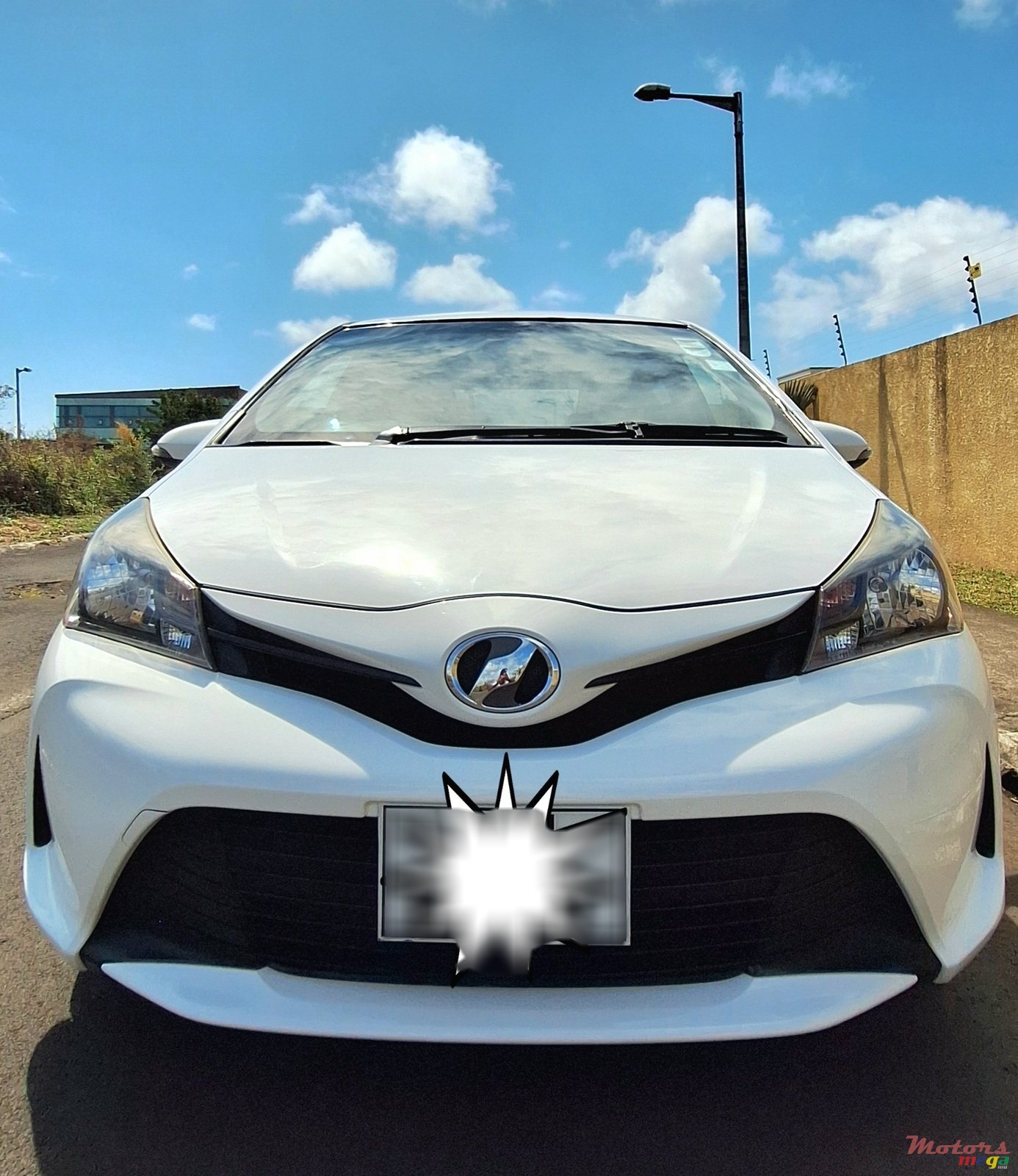 2015' Toyota Vitz photo #1