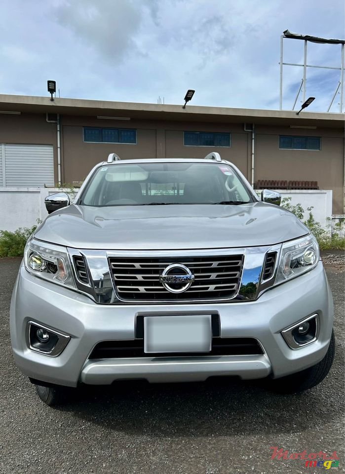 2021' Nissan Navara NP300 photo #2